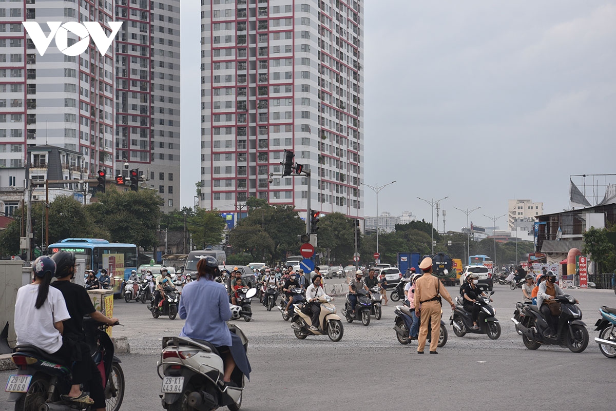 rao duong thi cong ham chui khien nut giao kim Dong - giai phong un u, o nhiem khoi bui hinh anh 12