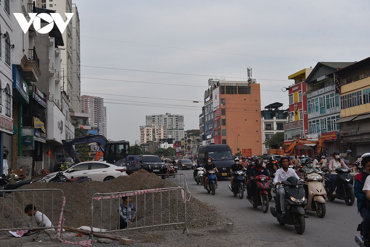 rao duong thi cong ham chui khien nut giao kim Dong - giai phong un u, o nhiem khoi bui hinh anh 10