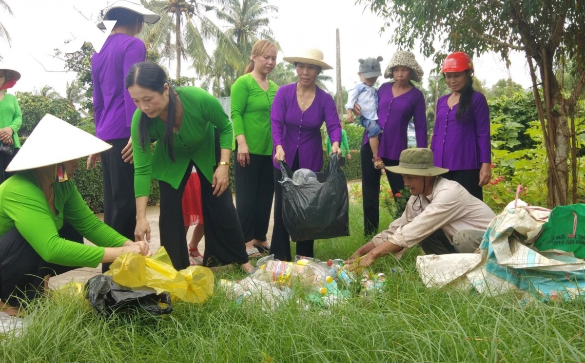 tinh nguoi tu rac thai nhua cua phu nu ca mau hinh anh 1