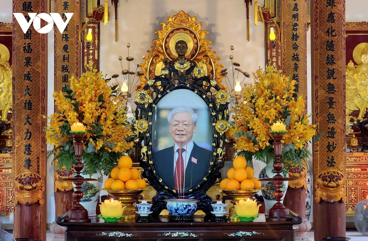 Nhiều chùa ở miền Trung lập bàn thờ Tổng Bí thư Nguyễn Phú Trọng.