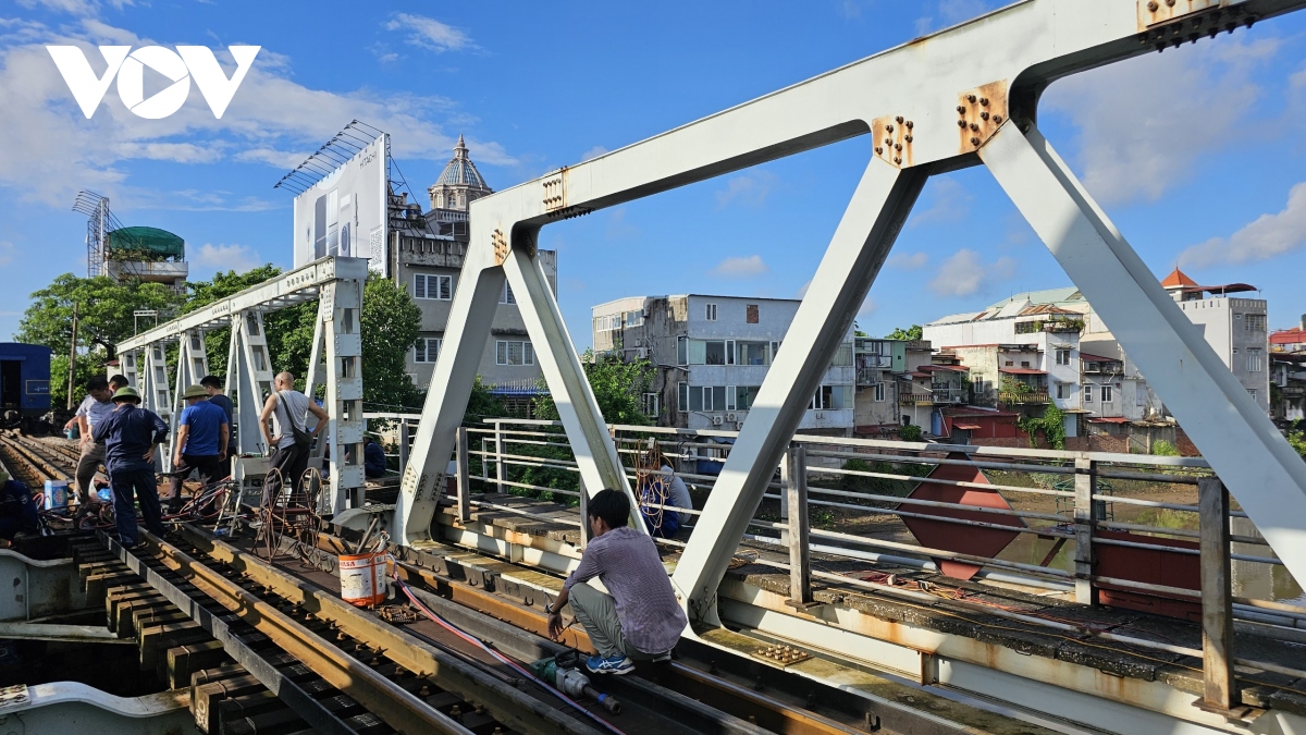 sa lan dam lech cau duong sat tam bac, tau hoa khong the ve di tu ga hai phong hinh anh 2