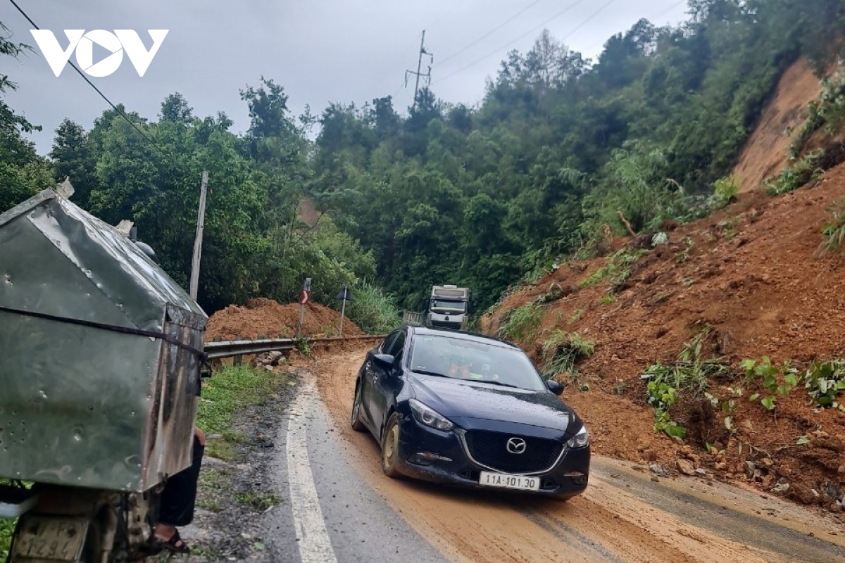 cao bang thong xe tuyen quoc lo 3 sau nhieu gio ngung tre hinh anh 2