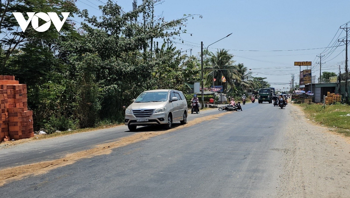 long an tuoc hon 5.700 giay phep lai xe cua nguoi vi pham nong do con hinh anh 2