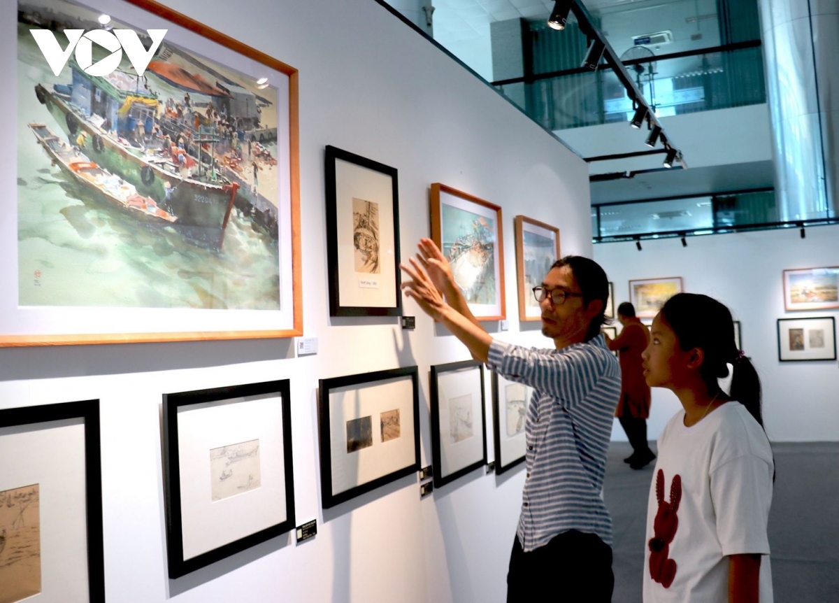 trien lam tranh hoi sinh tren vung dat lua hinh anh 5