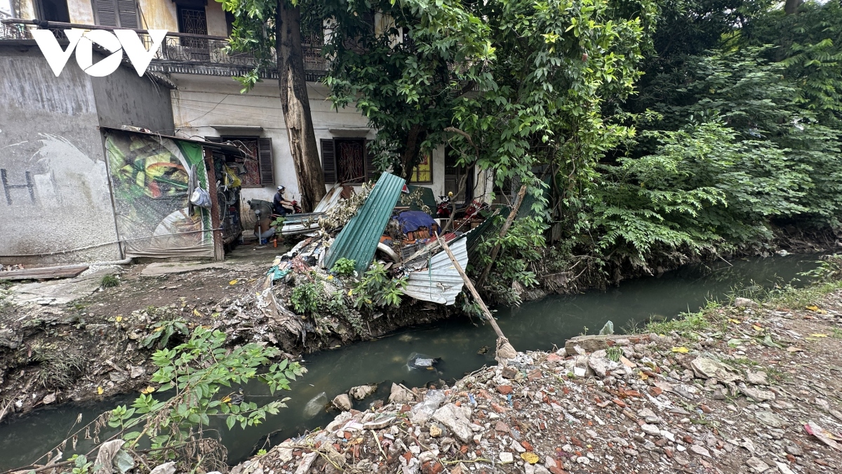 du an cong hoa muong thoat nuoc thai giua thu do ha noi bi bo hoang, o nhiem hinh anh 10