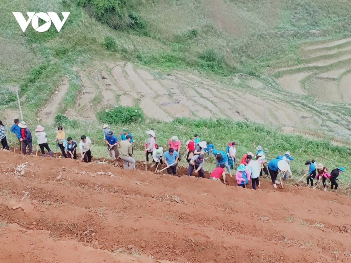 gan ket tu mo hinh ngay cuoi tuan cung dan o mu cang chai hinh anh 3