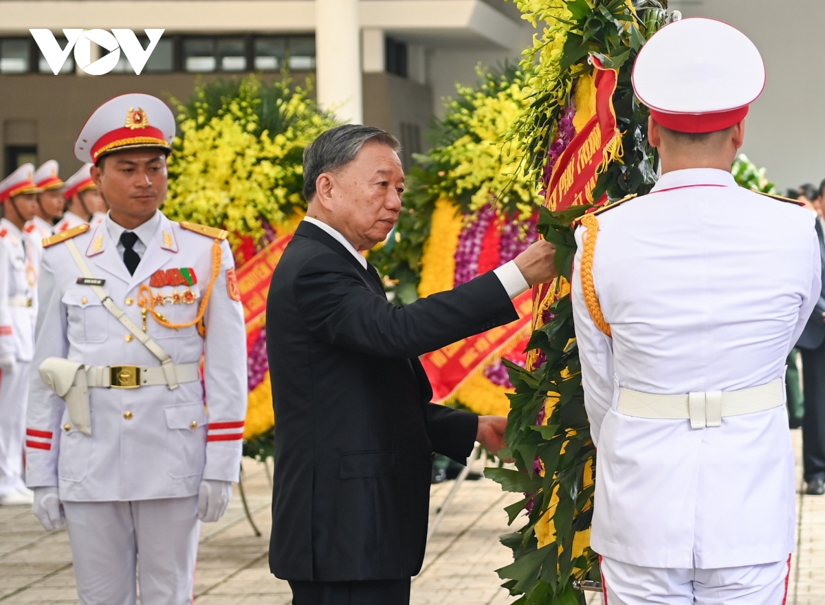 Lãnh đạo Đảng, Nhà nước viếng Tổng Bí thư Nguyễn Phú Trọng