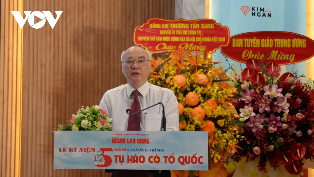 hon 2 trieu la co to quoc den tay ngu dan, nhan dan bien gioi hinh anh 1