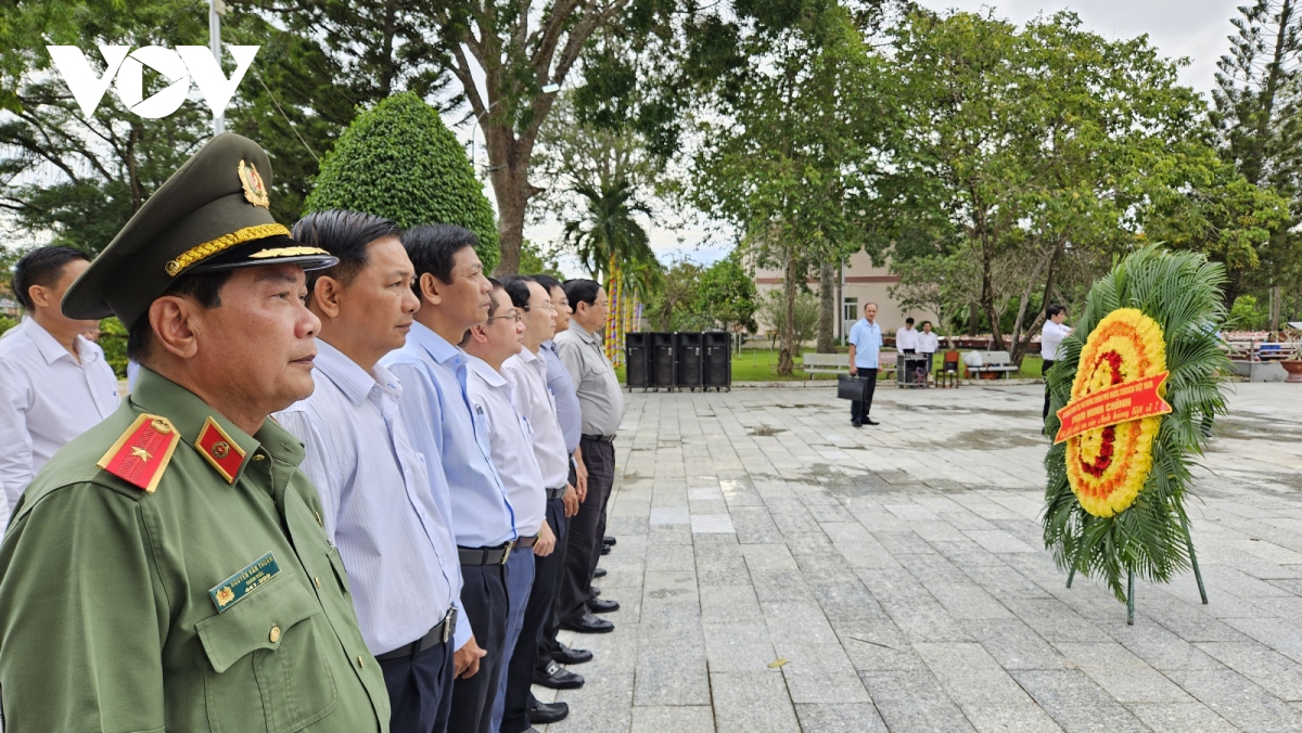 thu tuong kiem tra tinh hinh trien khai tuyen cao toc chau Doc-can tho-soc trang hinh anh 4