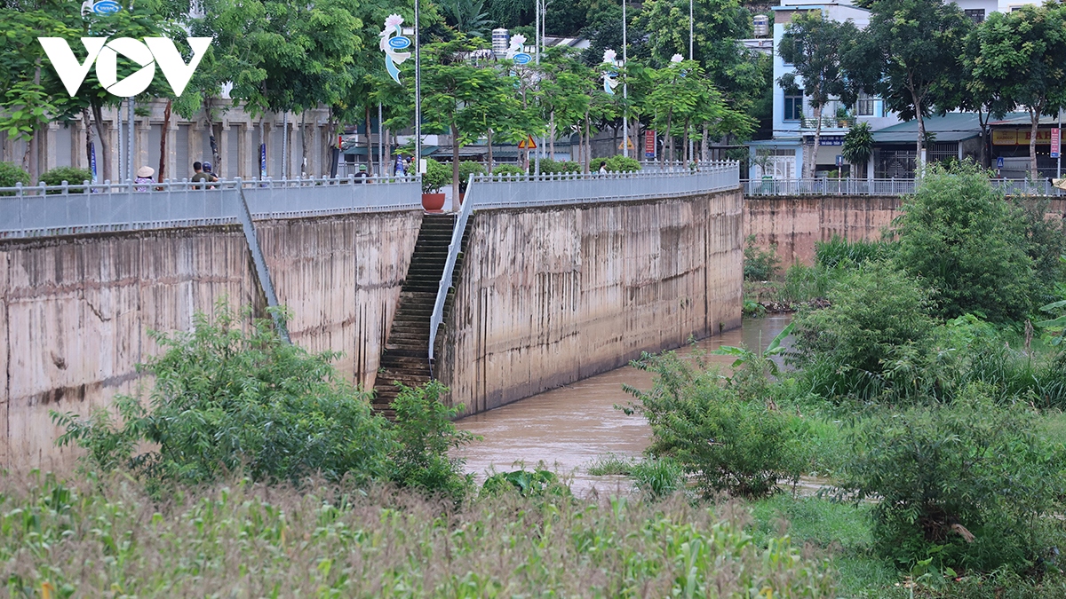  don vuon tren long suoi nam la hinh anh 12