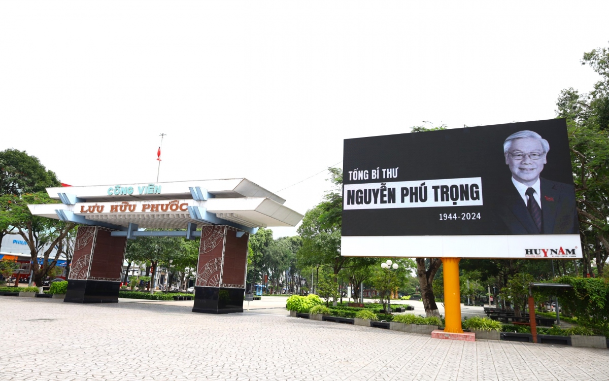 Nhân dân Cần Thơ dâng trào cảm xúc tiễn đưa Tổng Bí thư Nguyễn Phú Trọng