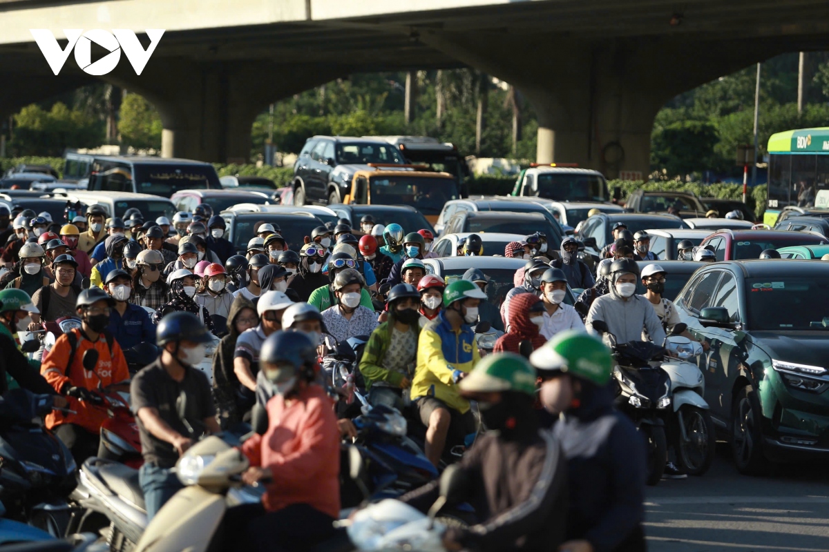 nguoi dan roi ha noi di nghi le 2 9, cac cua ngo giao thong un tac hinh anh 16