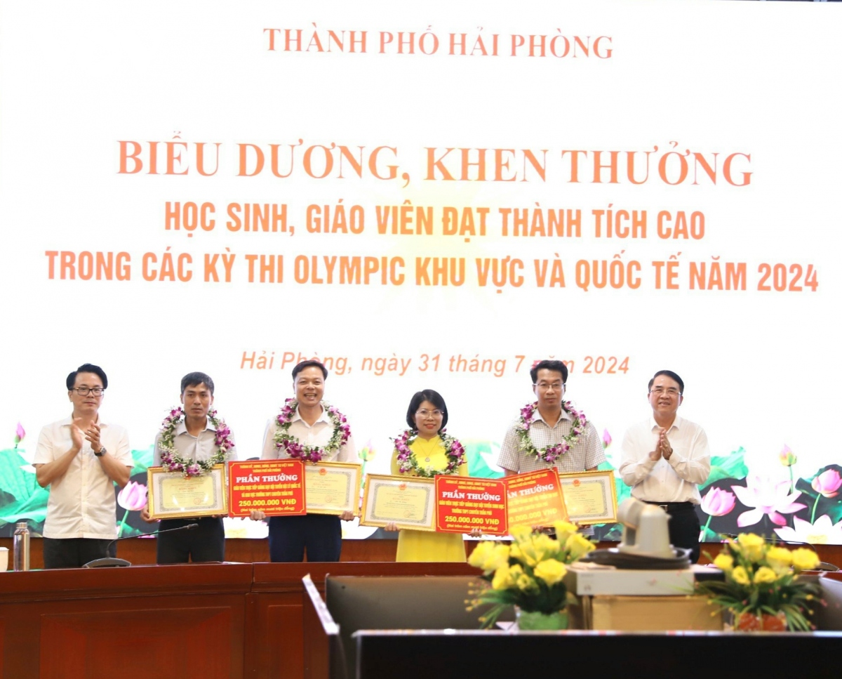 hai phong chi hon 2,7 ty dong khen thuong hoc sinh doat giai quoc te hinh anh 2