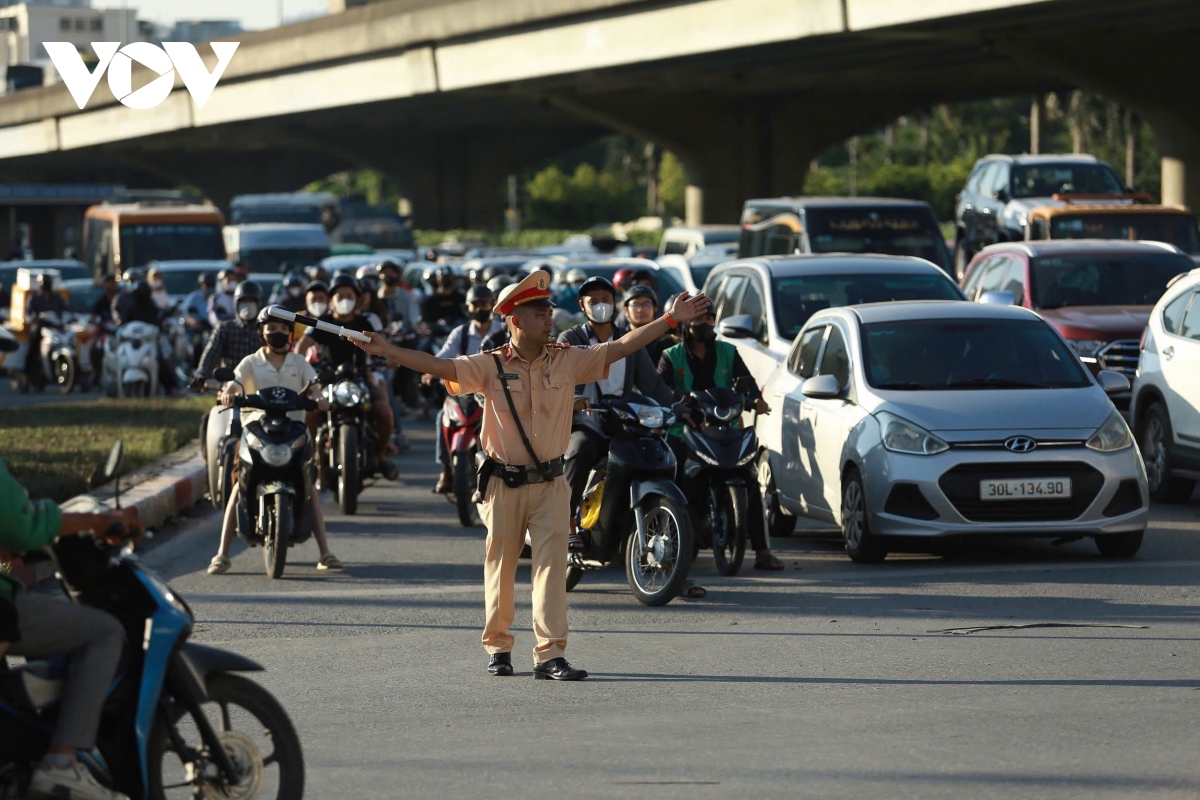 nguoi dan roi ha noi di nghi le 2 9, cac cua ngo giao thong un tac hinh anh 17