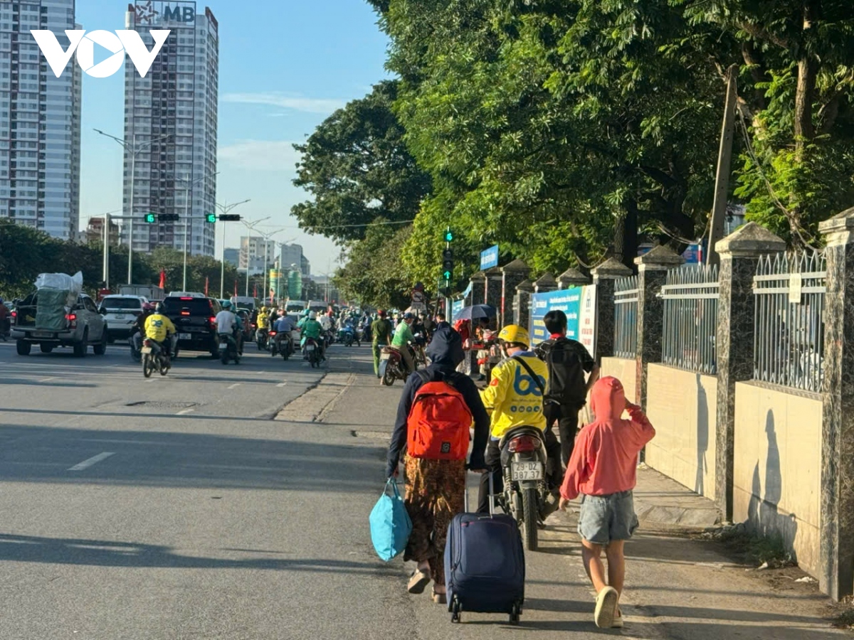 ben xe ha noi dong nghet nguoi ve que nghi le 2 9 hinh anh 13