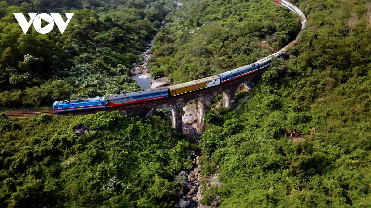 De xuat chi 19.000 ty dong de cai tao duong sat deo hai van, di doi ga Da nang hinh anh 1