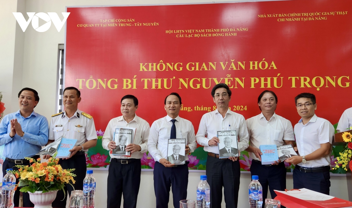 khai truong khong gian van hoa tong bi thu nguyen phu trong hinh anh 2