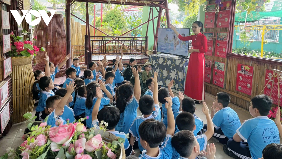 khong gian van hoa bac ho gieo mam yeu nuoc cho hoc sinh binh duong hinh anh 3