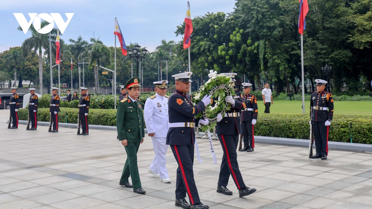 Dai tuong phan van giang chao xa giao tong thong philippines hinh anh 6