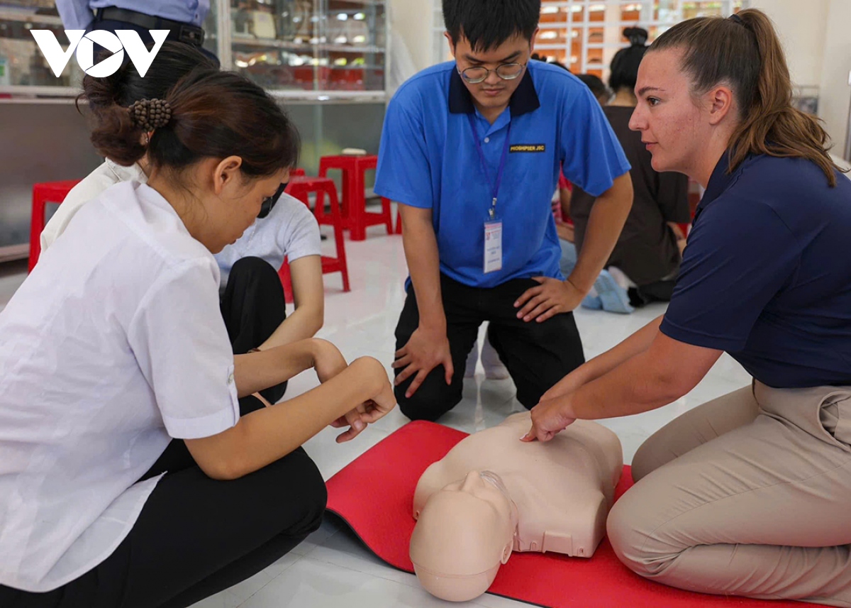 Hải quân Hoa Kỳ tổ chức tập huấn y tế trao đổi chuyên môn tại Quảng Ngãi