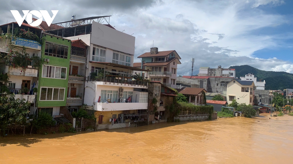 nhieu can nha o cao bang van ngap trong nuoc lu hinh anh 2