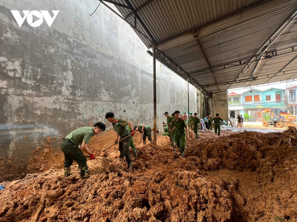 nhieu can nha o cao bang van ngap trong nuoc lu hinh anh 4