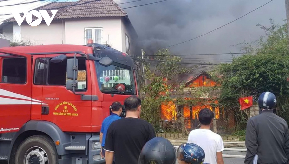 chay nha go giua khu dan cu Da lat hinh anh 1