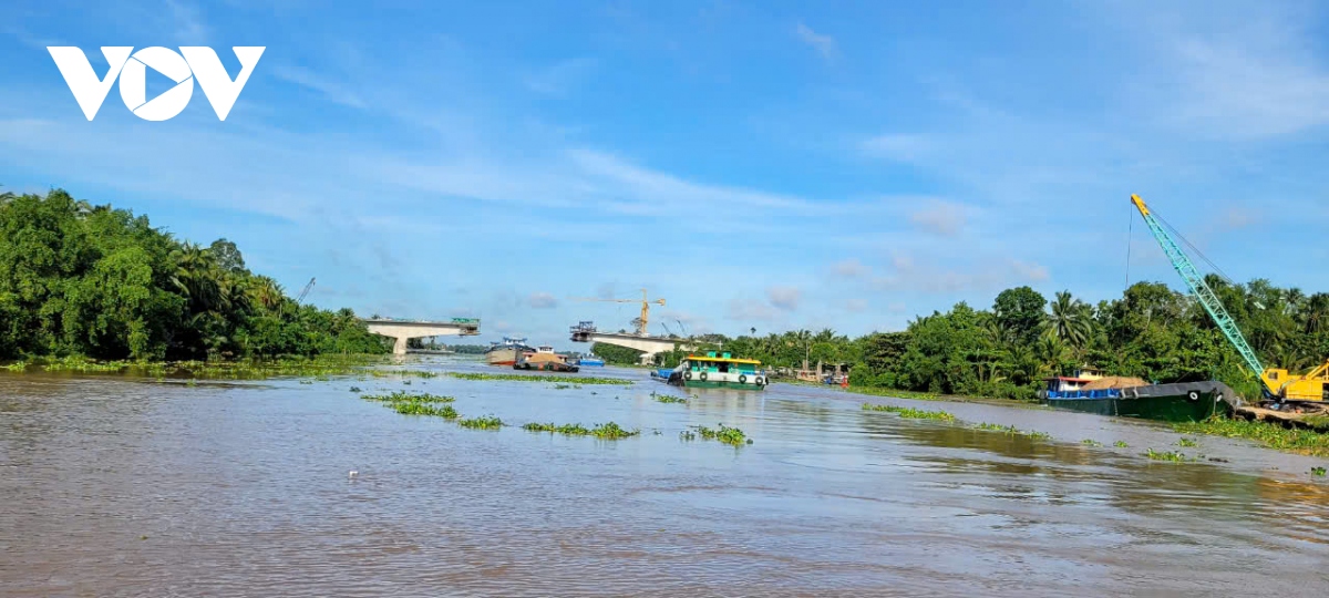 nhieu cong trinh giao thong o tien giang tang toc xuyen dem, xuyen le 2 9 hinh anh 3