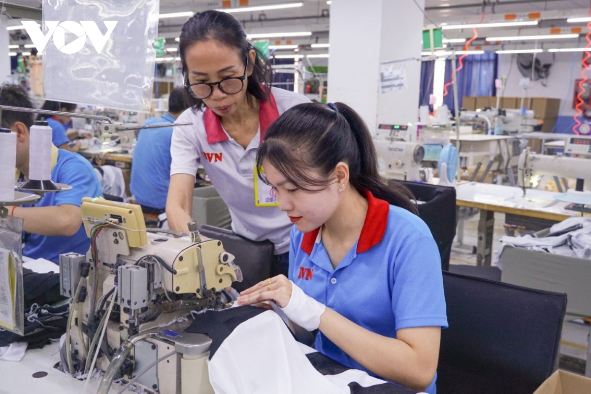 Mạnh tay thực hiện chính sách ưu đãi, doanh nghiệp dệt may vẫn khó tìm công nhân