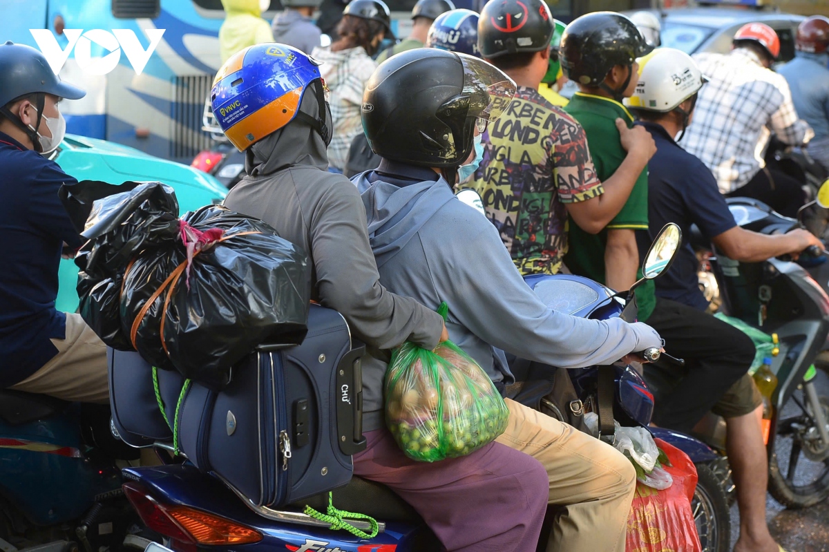 nguoi dan roi ha noi di nghi le 2 9, cac cua ngo giao thong un tac hinh anh 14