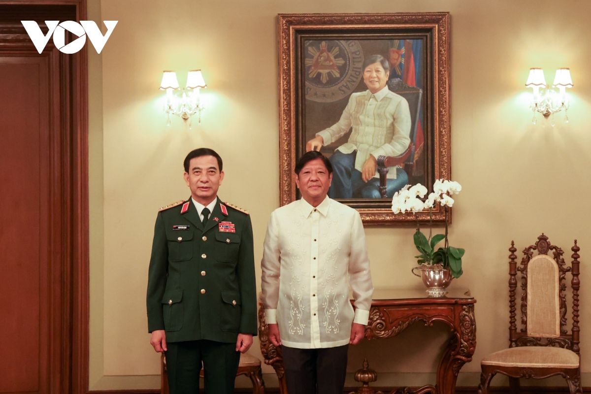 Dai tuong phan van giang chao xa giao tong thong philippines hinh anh 1