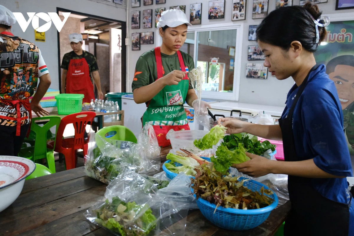 somtam - mon an dan da ngon kho cuong cua vung Dong bac thai lan hinh anh 3