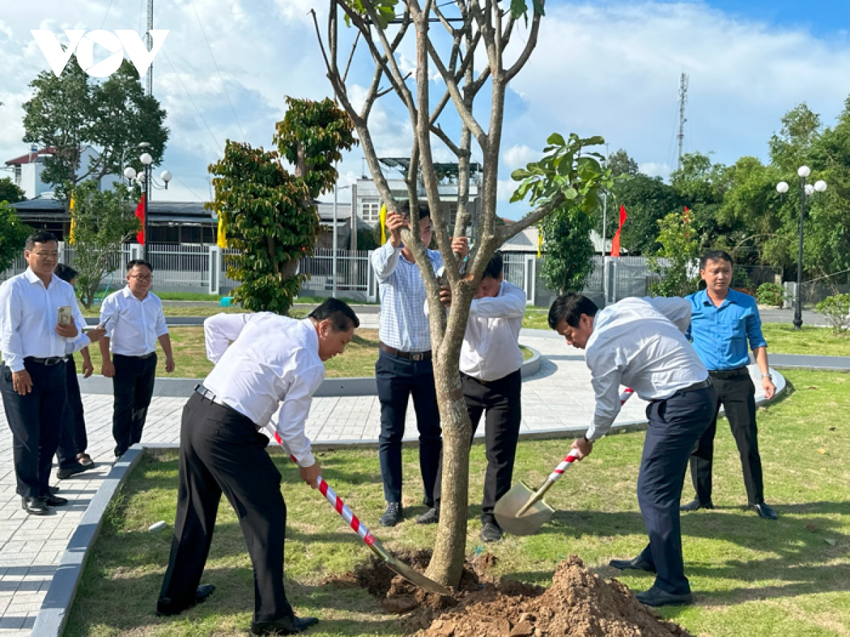 Dong thap ra mat trung tam Dieu duong nguoi co cong hinh anh 3