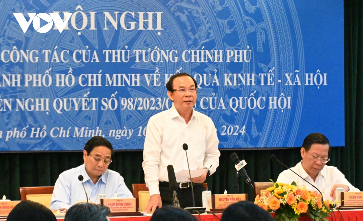 thu tuong lam viec voi lanh dao tp.hcm ve kinh te - xa hoi va thuc hien nghi quyet 98 hinh anh 2