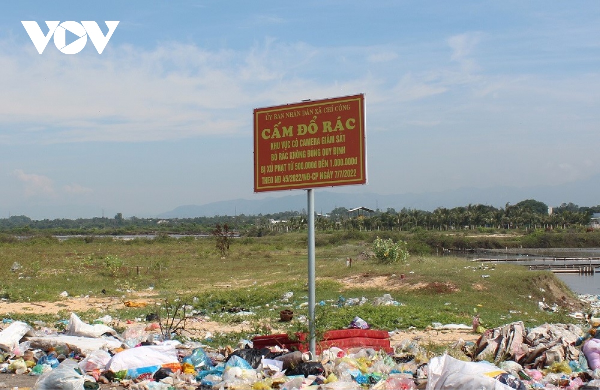 tinh trang rac thai vuong vai tren con duong du lich o binh thuan hinh anh 3