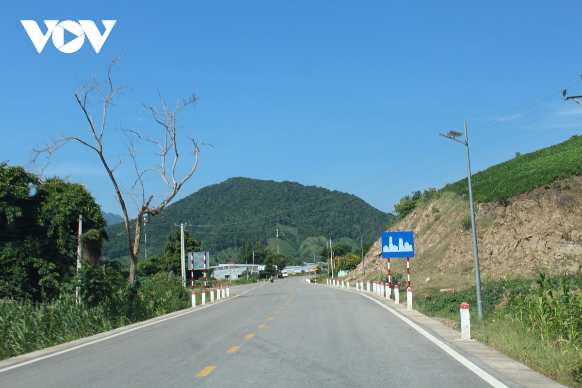 Duong noi ninh thuan - lam Dong van cho mat bang hinh anh 1