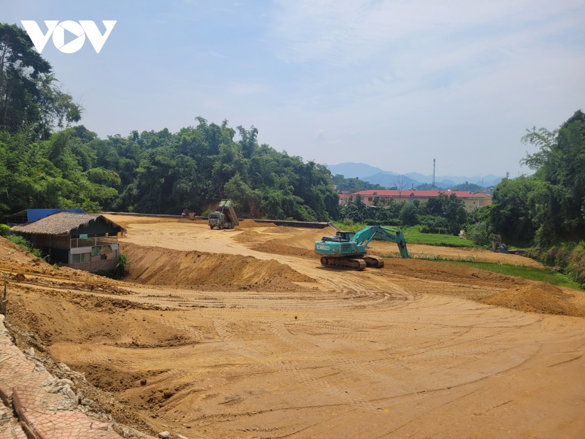 bac kan bo tri tai dinh cu, vi sao nguoi dan van con tran tro hinh anh 1