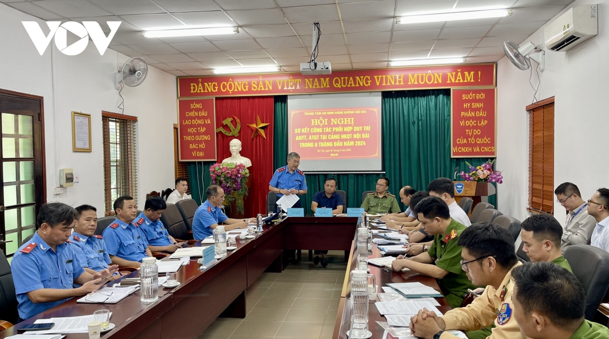 ha noi kiem tra xe cho khach hop dong chay nhu tuyen co dinh tai san bay noi bai hinh anh 1