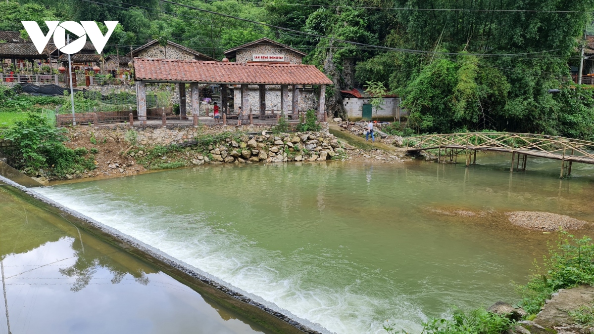 lang da khuoi ky - diem sang du lich cong dong tai cao bang hinh anh 1