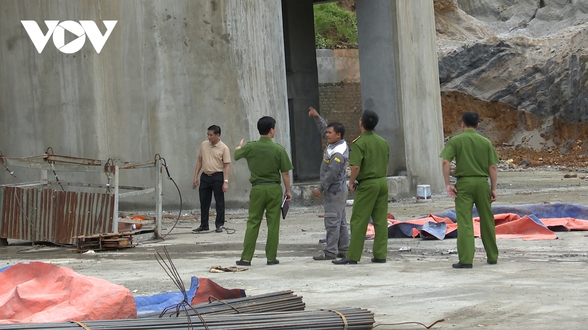 vu tai nan nghiem trong tai lao cai 2 nguoi tu vong, 4 nguoi bi thuong hinh anh 3