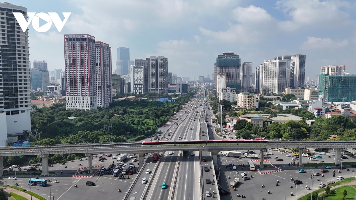 nguoi dan thu do hao huc trai nghiem mien phi metro nhon - ga ha noi hinh anh 14