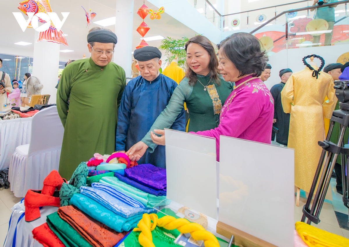 tri thuc may, mac ao dai hue tro thanh di san van hoa phi vat the quoc gia hinh anh 1