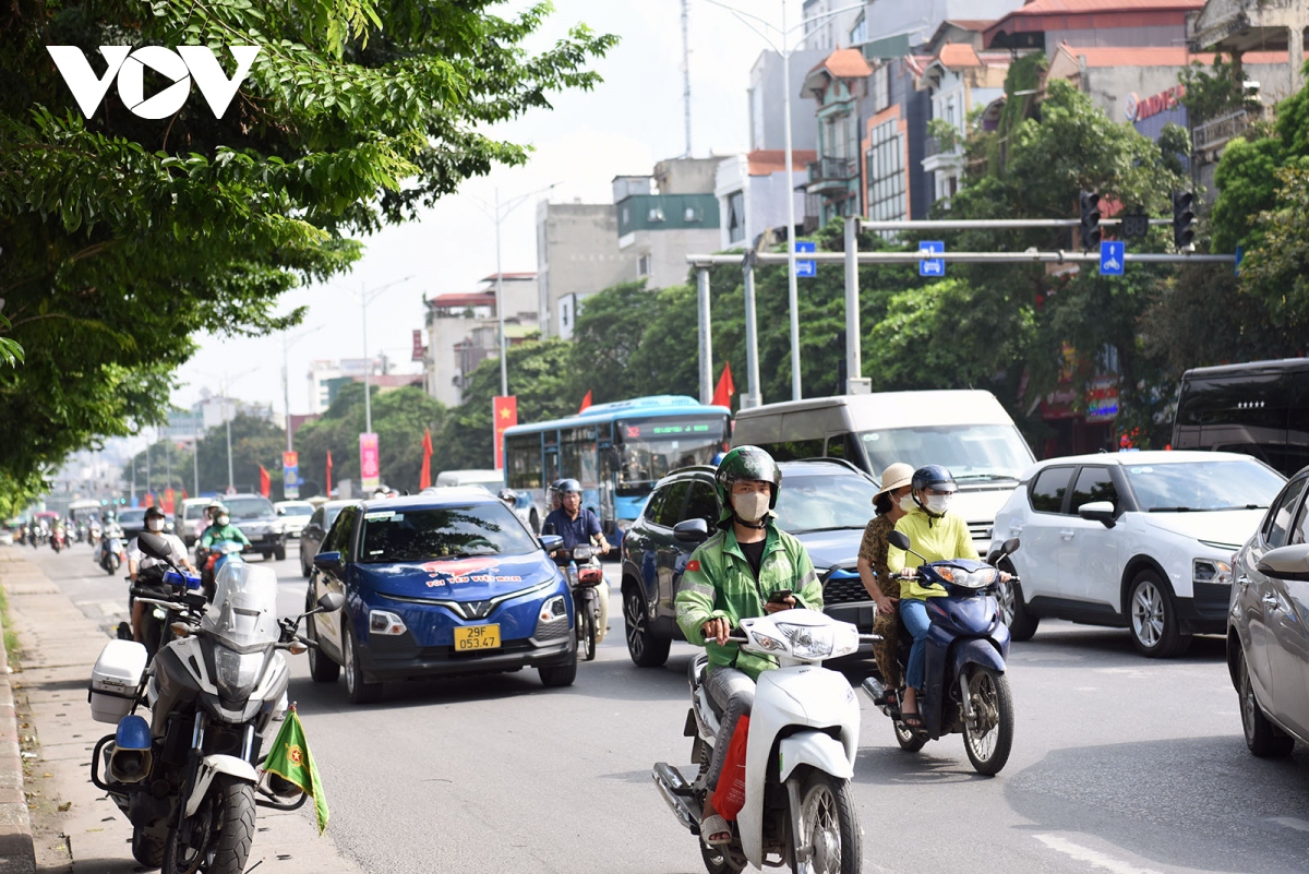 ben xe ha noi ha nhiet , nguoi dan ve que thuan tien hinh anh 16