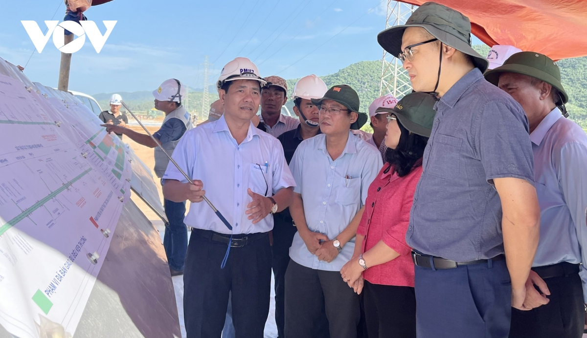 xu ly cac vuong mac, day nhanh thi cong cao toc bac - nam qua tinh phu yen hinh anh 2