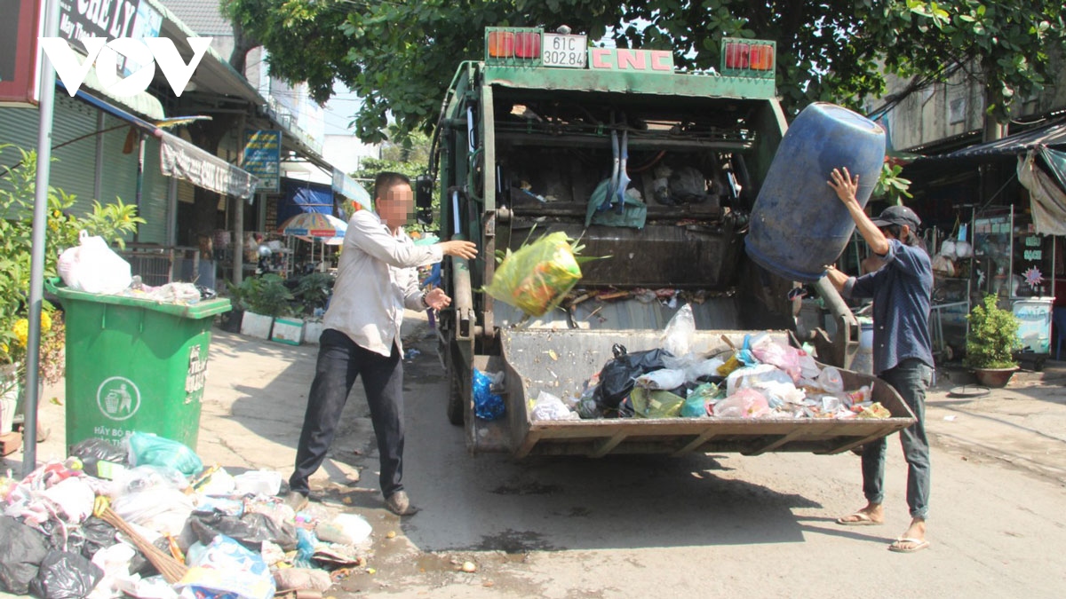 phan loai rac tai nguon o binh duong con lam gian nan hinh anh 2