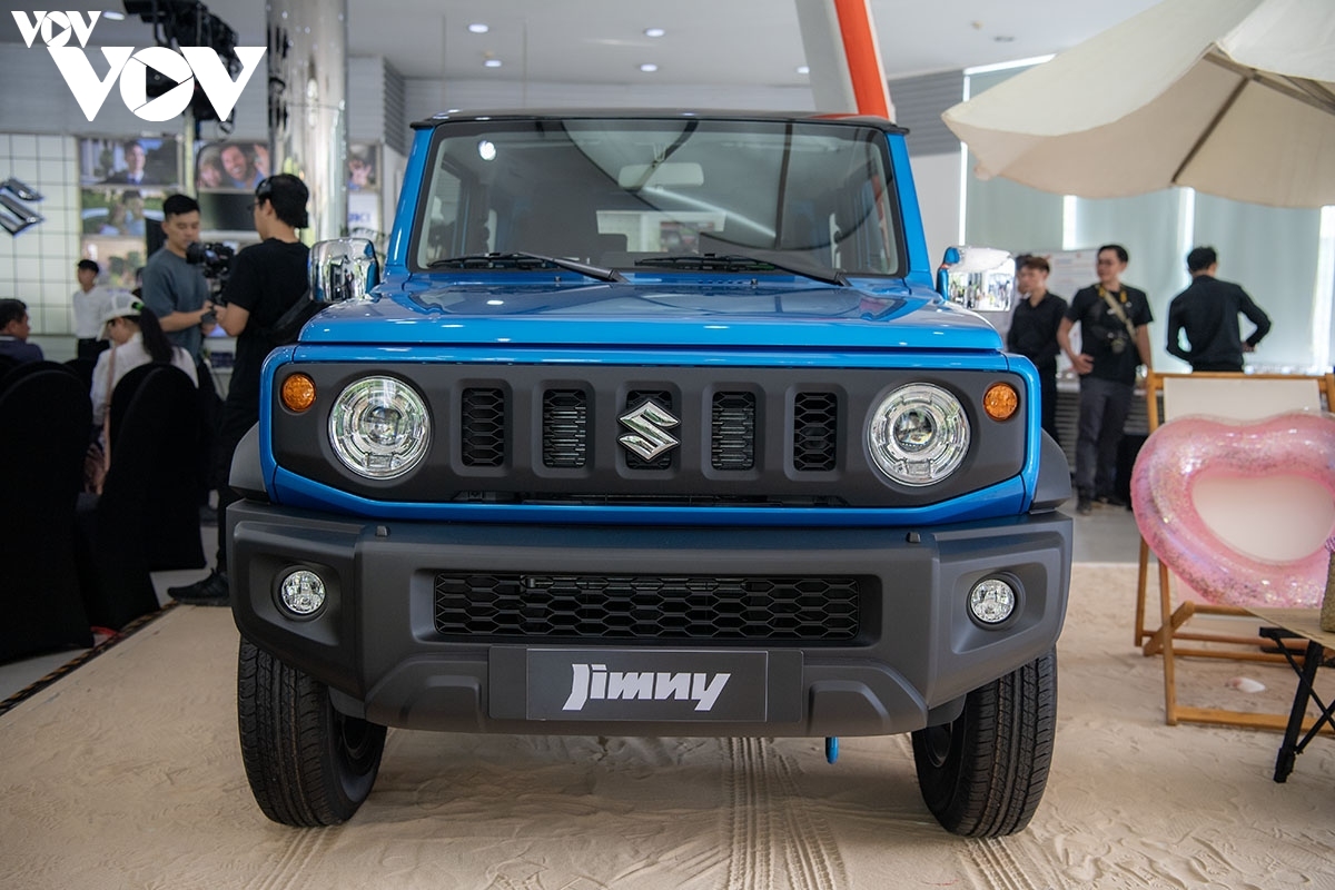 Xả hàng mạnh, Suzuki Jimny giảm giá tới gần 100 triệu đồng