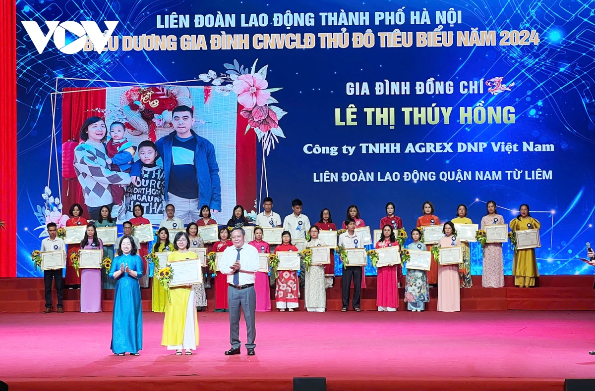 ha noi bieu duong gia dinh cong nhan vien chuc, lao dong tieu bieu 2024 hinh anh 2