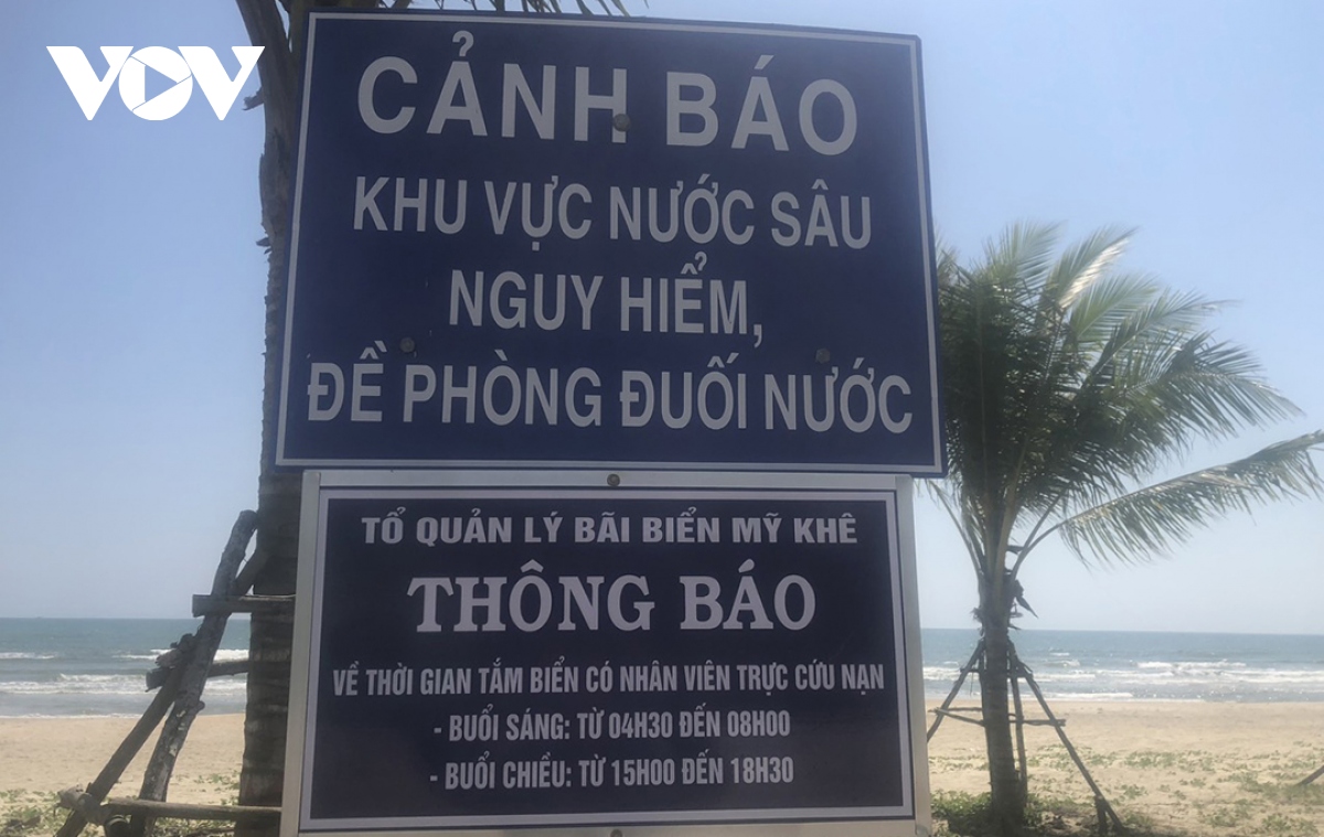 cuu nan kip thoi 3 me con bi duoi nuoc khi tam bien my khe, quang ngai hinh anh 2