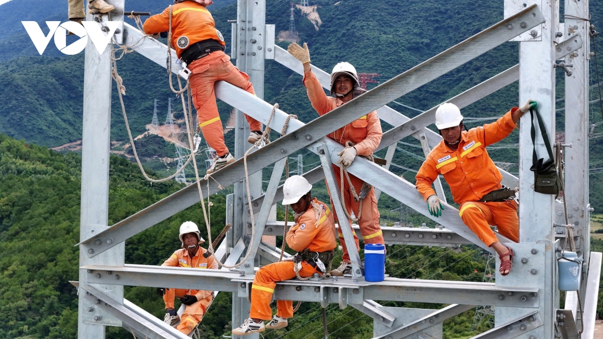  vuot gio tren cung doan kho nhat cua du an duong day 500kv mach 3 hinh anh 3