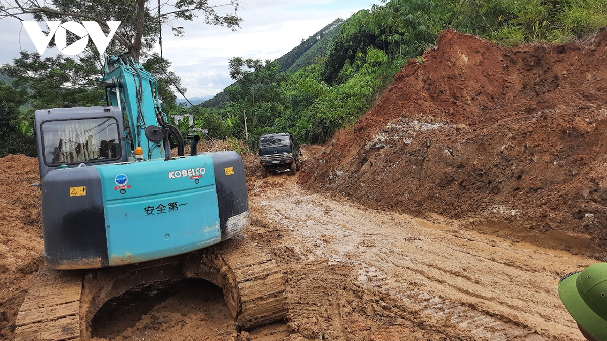 Yên Bái: Thông đường tỉnh 164 sau nhiều ngày bị ách tắc do sạt lở đất